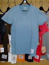 トゥルーリリジョン　Tシャツ　TRUE RELIGION STYLE M648G51AZ COLOR SLATE BLUE SS V NECK TEE W MADE IN U.S.A. 100% COTTON