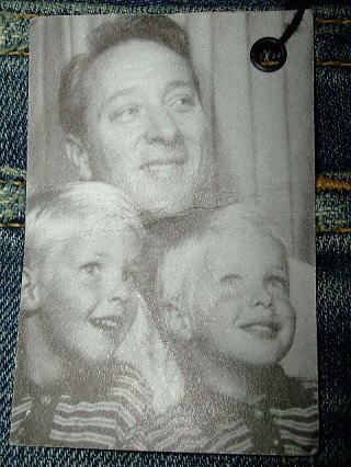 �`�b�v�A���h�y�b�p�[�@�ʐM�̔��ECHIP AND PEPPER TUSHINHANBAI